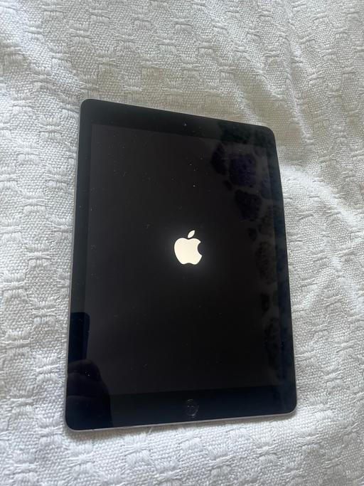 Buy & Sell Wednesbury Sandwell - Photos for iPad 2018 6th generation