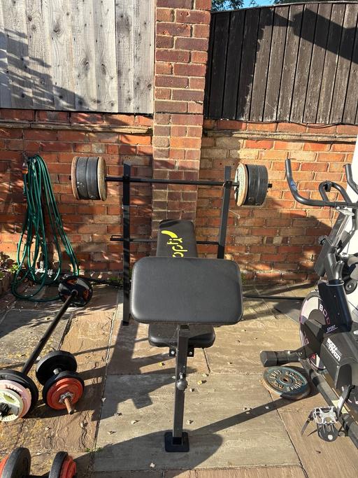 Buy & Sell Derry Downs South East London - Photos for Gym / Weights bench ( Adjustable) & weights