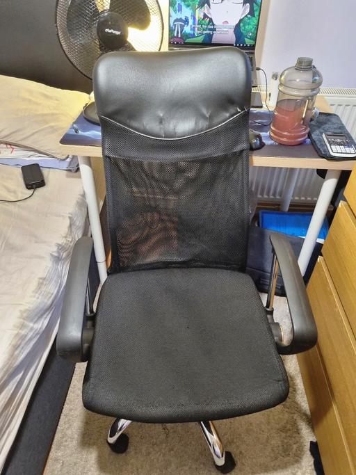 Buy & Sell Notting Hill West London - Photos for FREE STAPLES MESH DESIGN OFFICE CHAIR