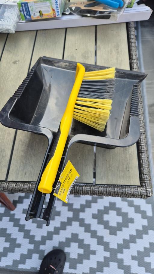 Buy & Sell Park Hill Sheffield - Photos for dustpan and brush