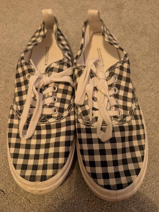 Buy & Sell Essington Wolverhampton - Photos for checked trainers size 5