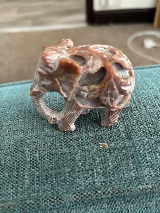 Buy & Sell Kidbrooke South East London - Photos for Hand cralfed soap stone elephant crystal