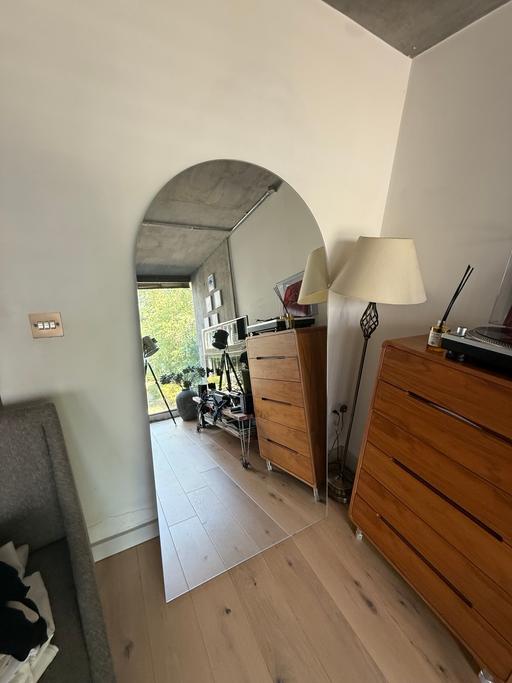 Buy & Sell Old Street East London - Photos for Mirror Arch shape