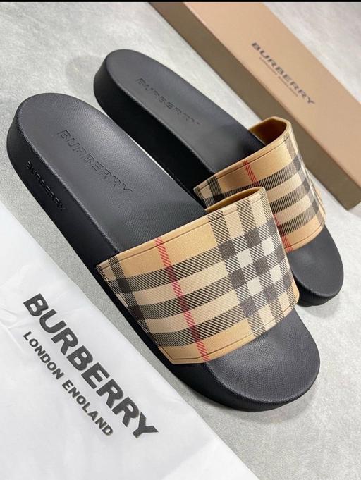Buy & Sell Lyng Sandwell - Photos for MENS BURBERRY SLIDER