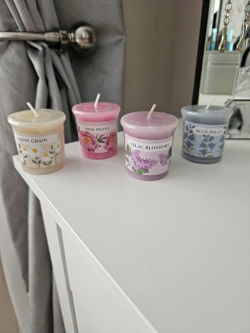 Buy & Sell Newton Doncaster - Photos for 4 fragranced candles..NEW