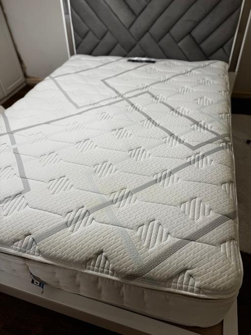 Buy & Sell Crouch End North London - Photos for King mattress