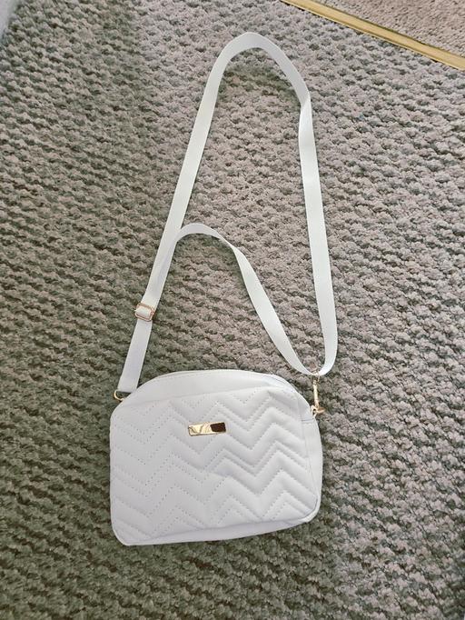 Buy & Sell Newton Doncaster - Photos for Cross body bag..NEW without tags