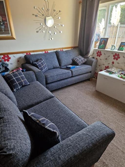 Buy & Sell Cardif City Centre Cardiff - Photos for Tweed Highback 3+2x Settee & Free Footstool