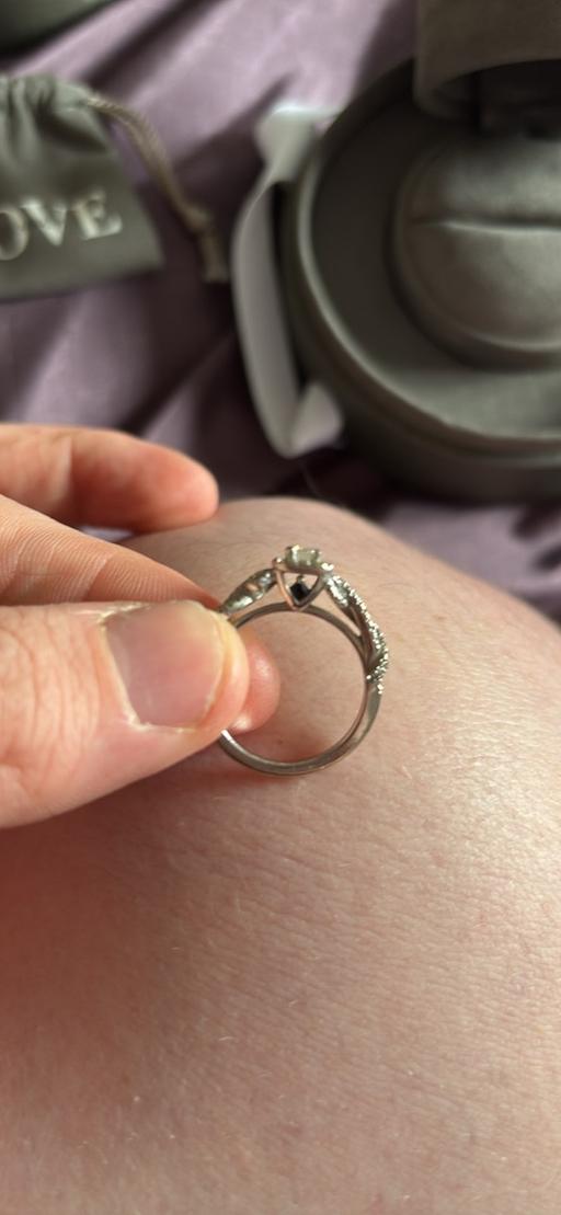 Buy & Sell Manchester Airport Manchester - Photos for Vera wang engagement ring