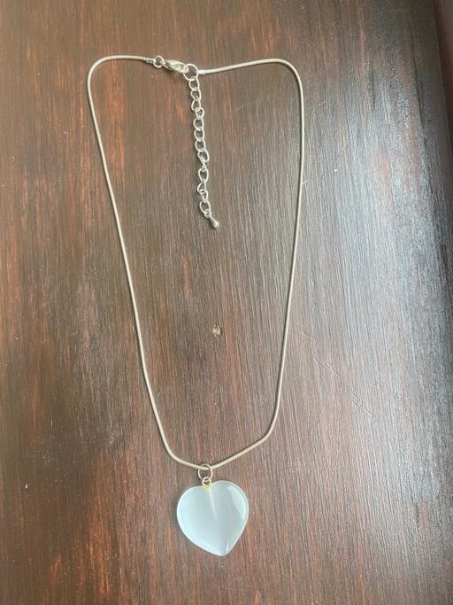 Buy & Sell Lower Pilsley North East Derbyshire - Photos for Heart necklace
