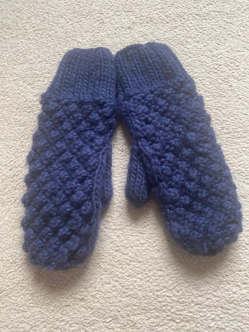 Buy & Sell Lower Pilsley North East Derbyshire - Photos for Knitted mittens