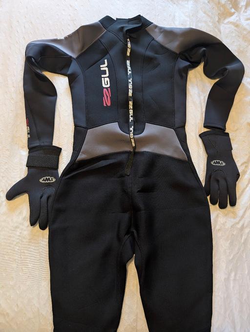Buy & Sell Overdale Telford and Wrekin - Photos for Men's Gul Wetsuit + Gloves