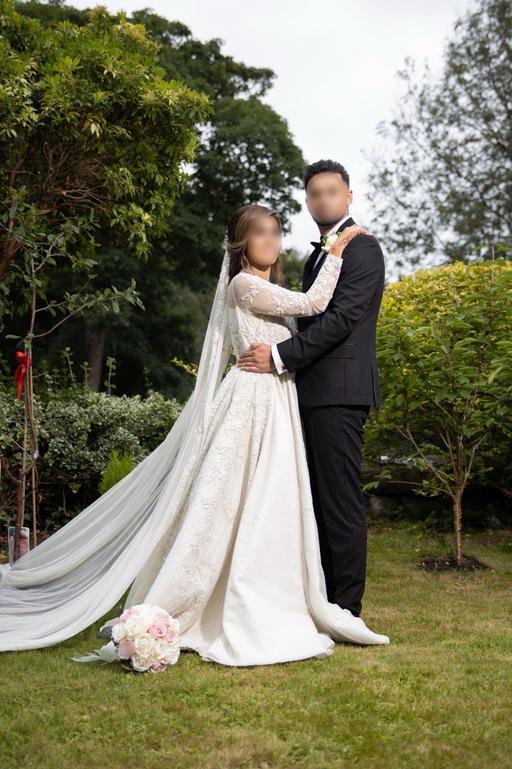 Buy & Sell Blackburn Blackburn with Darwen - Photos for STUNNING IVORY WEDDING DRESS 