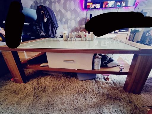 Buy & Sell Civic Centre Manchester - Photos for Table and tv unit