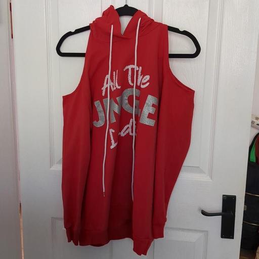 Buy & Sell Crook Log South East London - Photos for Select red and white hoodie