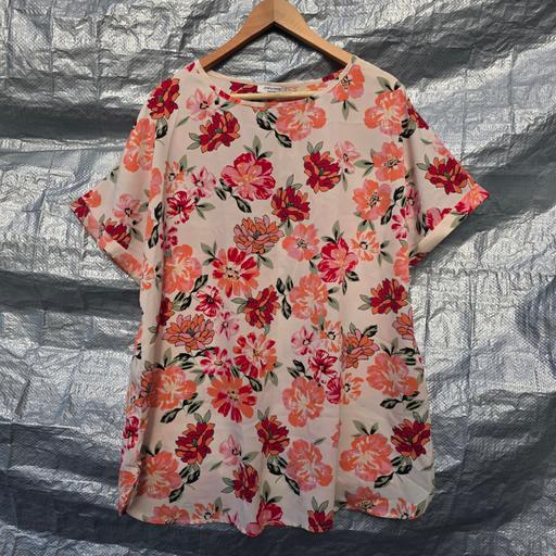 Buy & Sell Amblecote Dudley - Photos for JD Williams Floral Tunic Top Blouse UK 20