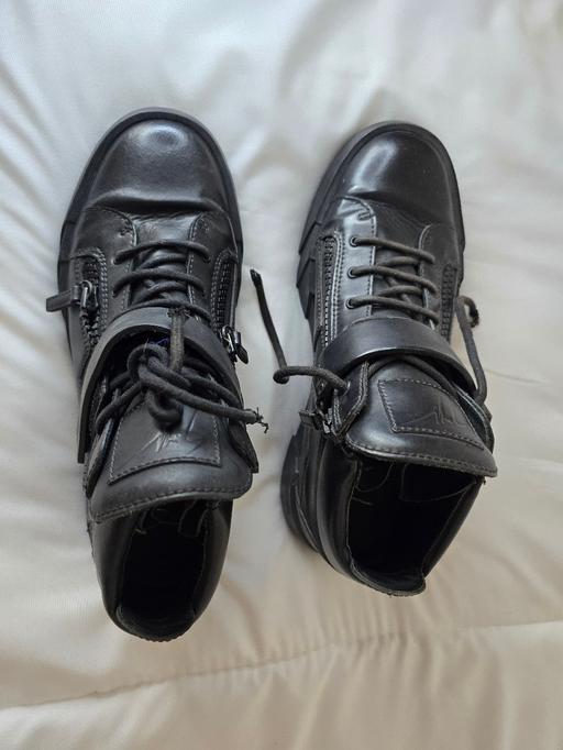 Buy & Sell Ponders End North London - Photos for Giuseppe Zanotti Black Leather Trainers