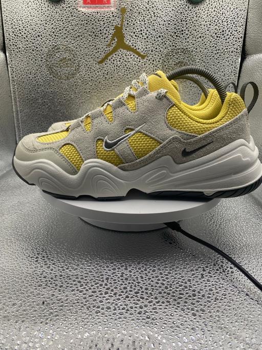 Buy & Sell Bold Heath Saint Helens - Photos for Nike trainers