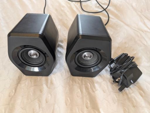 Buy & Sell Overdale Telford and Wrekin - Photos for Edifier G200 Speakers