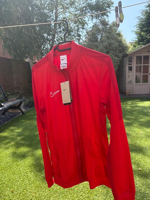 Buy & Sell Bold Heath Saint Helens - Photos for Nike top slim fit