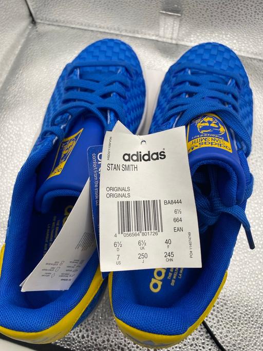 Buy & Sell Bold Heath Saint Helens - Photos for Adidas Stan smith