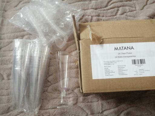 Buy & Sell Heath Town Wolverhampton - Photos for New box of 24 clear plastic flutes