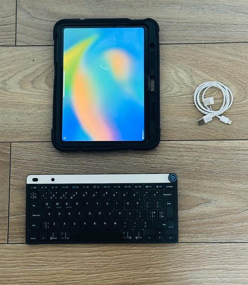 Buy & Sell Stourbridge Dudley - Photos for iPad 10th Generation 64GB - Cellular/Wifi