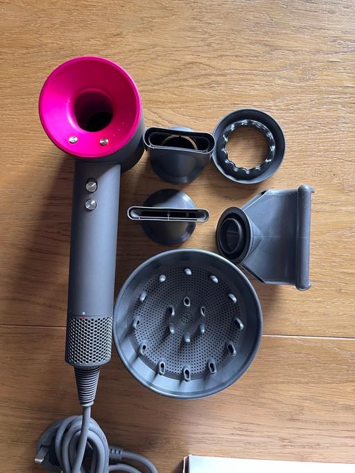 Buy & Sell Rotherhithe South East London - Photos for Leafless Rep Dyson Hairdryer & Attachments