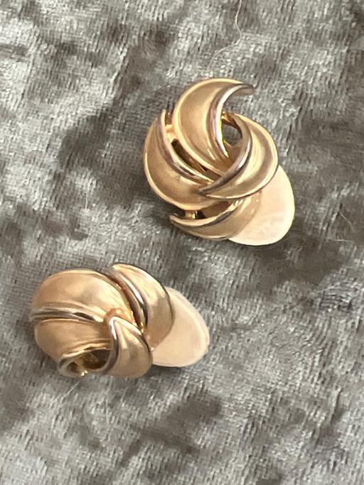 Buy & Sell Brighton Brighton - Photos for Lovely vintage clip on earrings