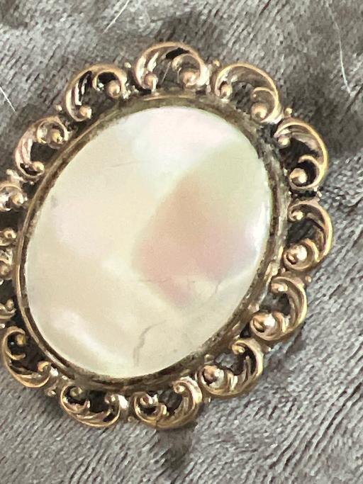 Buy & Sell Brighton Brighton - Photos for Lovely vintage mother of pearl brooch