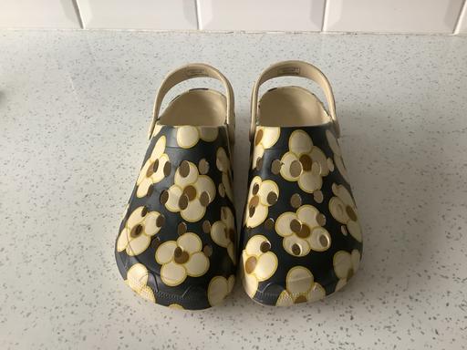 Buy & Sell Woodsetton Dudley - Photos for Regatta crocs