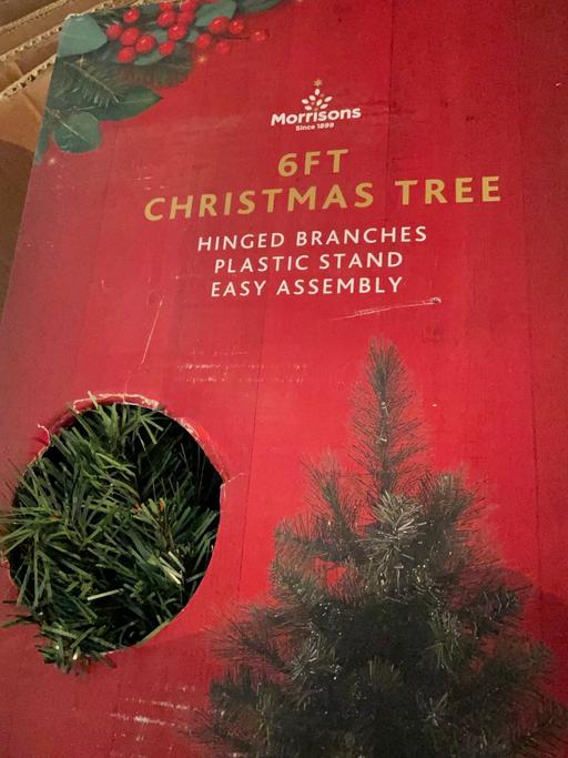 Buy & Sell Phipps Bridge Station Merton - Photos for Christmas Tree