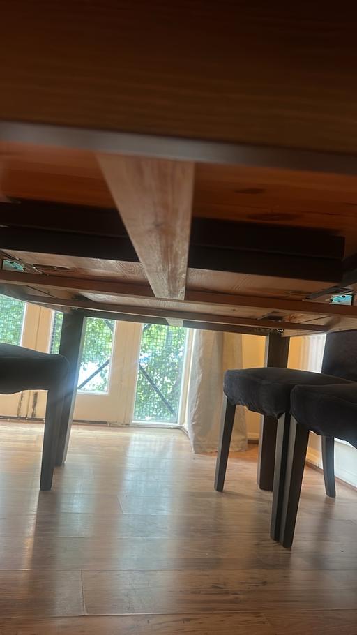 Buy & Sell Barnet Gate North London - Photos for Six seater dining table and chair