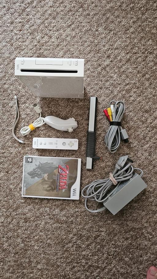 Buy & Sell North Kensington West London - Photos for Wii Console + Remote + Nunchuk + Zelda Game