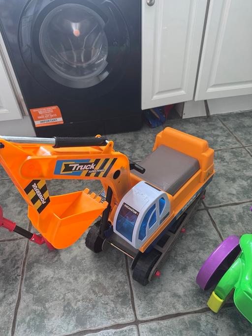 Buy & Sell Oldbury Sandwell - Photos for Digger ride on