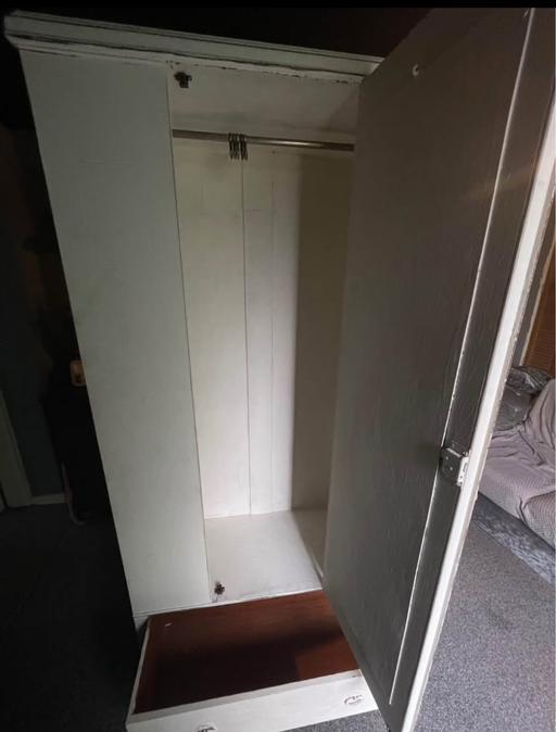 Buy & Sell Middlebeck Newark and Sherwood - Photos for Childrens Shabby Chic White Wardrobe