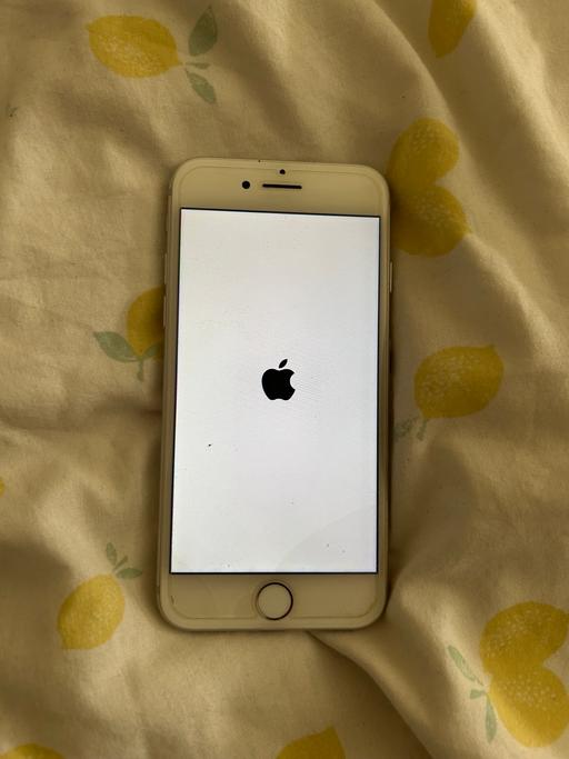 Buy & Sell Edmonton North London - Photos for I Phone 7 32GB Silver