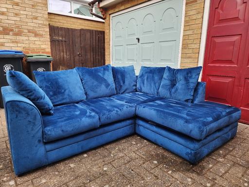 Buy & Sell Buckhurst Hill Epping Forest - Photos for Corner Sofa Chair (can deliver)