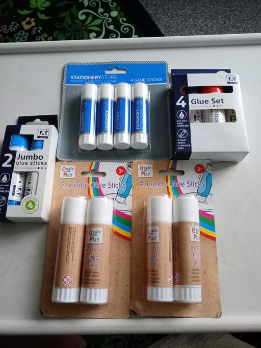 Classes Horncastle East Lindsey - Photos for joblot of GLUE STICKS SETS