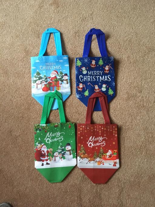 training Walsall South Staffordshire - Photos for Christmas gift carrier bags