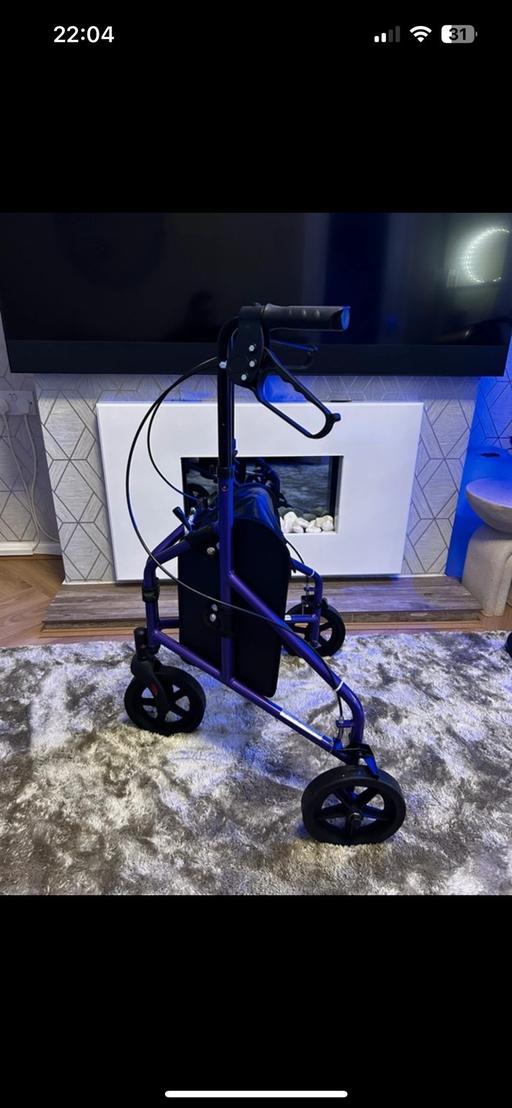 Buy & Sell Birmingham Solihull - Photos for Brand New 3 Wheel Walking Aid