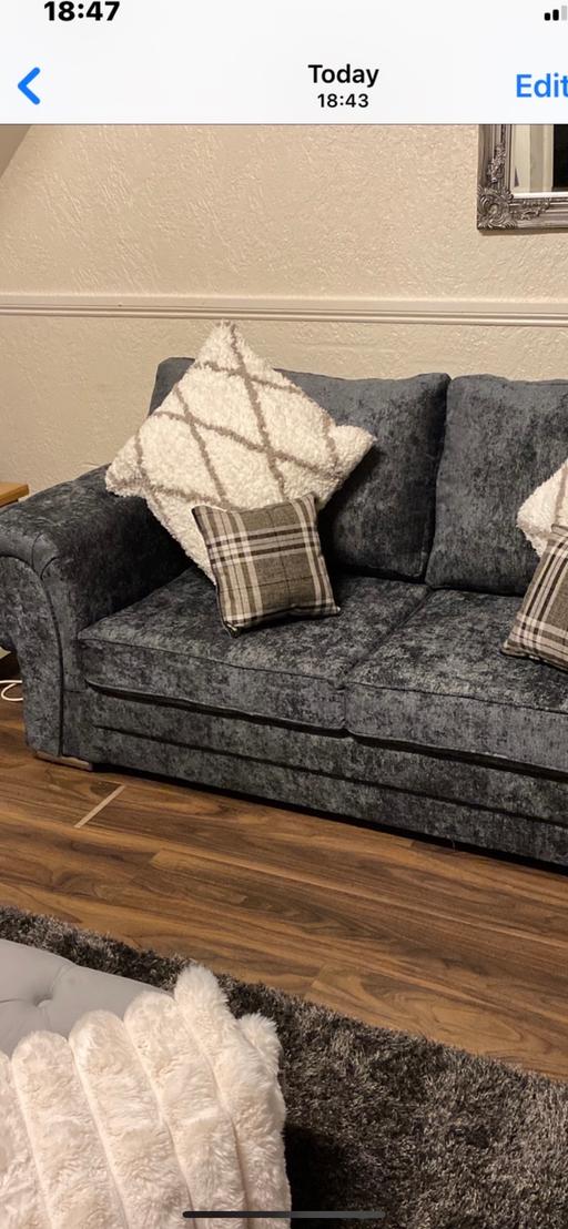Buy & Sell Church Gresley South Derbyshire - Photos for Nearly new 3-2 seater sofa’s charcoal colour