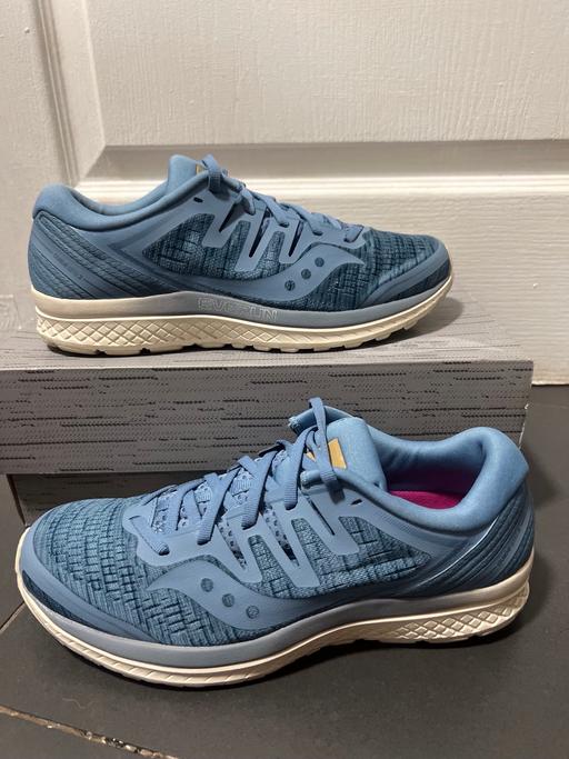 Buy & Sell Everton Liverpool - Photos for Women’s running shoes trainers