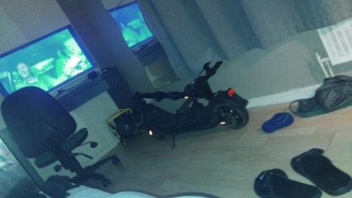 Buy & Sell Emerson Valley Milton Keynes - Photos for kqi3 pro /spares and repairs... it charges bu