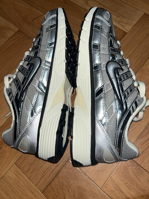 Buy & Sell Woodside South East London - Photos for Unisex Nike p-6000 metallic silver