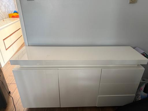 Buy & Sell Mitcham Junction Sutton - Photos for 2 door 3 door wall unit that has LED light,