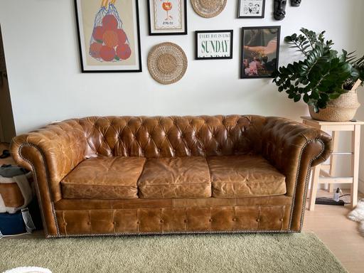 Buy & Sell Custom House East London - Photos for Vintage Chesterfield Leather Sofa