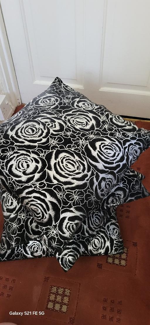 Buy & Sell Bloxwich Walsall - Photos for CUSHIONS COMPLETE X4