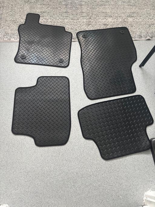 Vehicles Manor Park East London - Photos for BRAND NEW WOLKSWAGEN TROC RUBBER MATS
