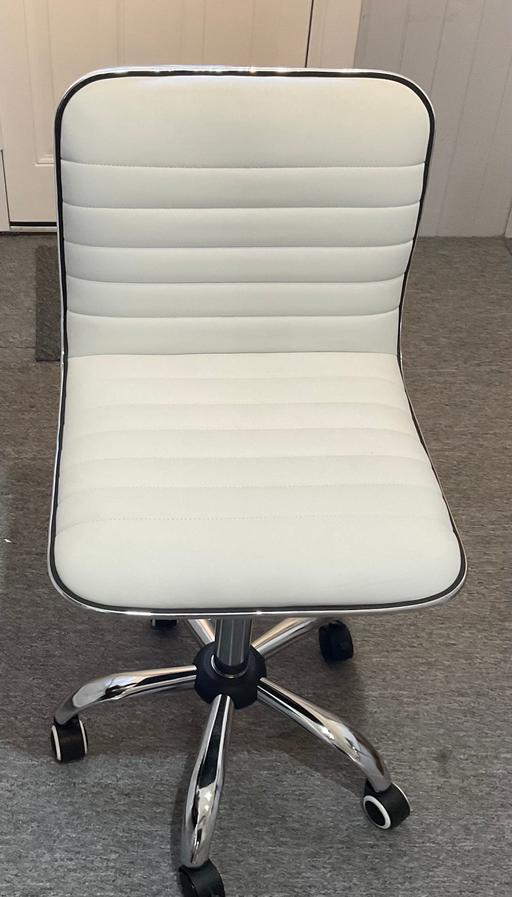 Buy & Sell Basingstoke Basingstoke and Deane - Photos for White Chair